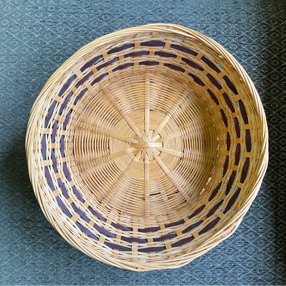 Vintage Two-tone Split Wicker Round Basket